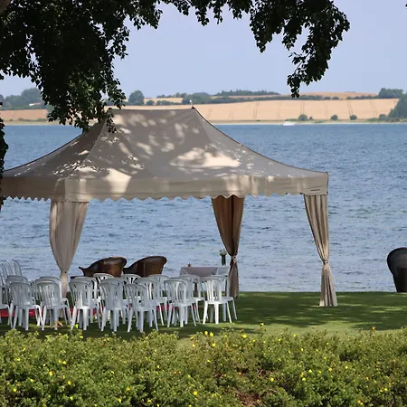 Faergekro Hotel *